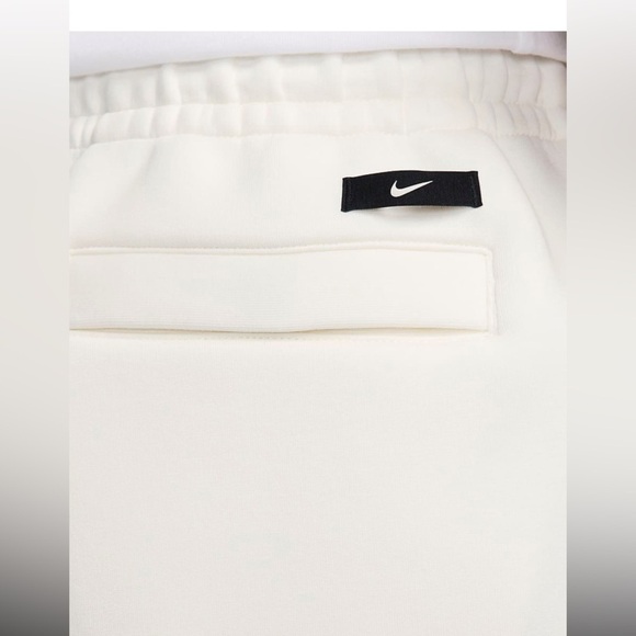 Nike Sportswear Tech Fleece Reimagined Men's 2024 Fleece Shorts L Gym Streetwear - Picture 4 of 16